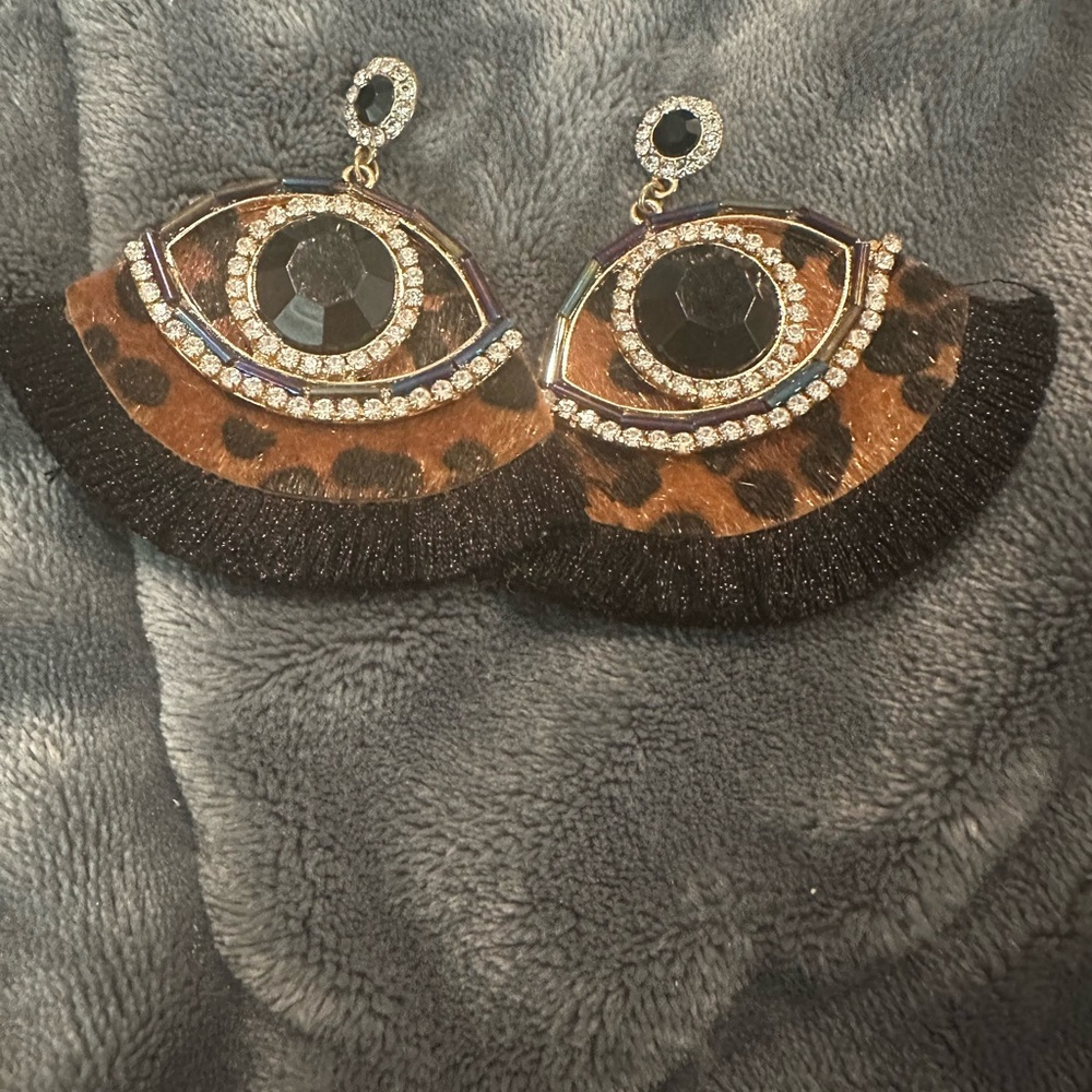 Elegant Black and Brown Statement Earrings